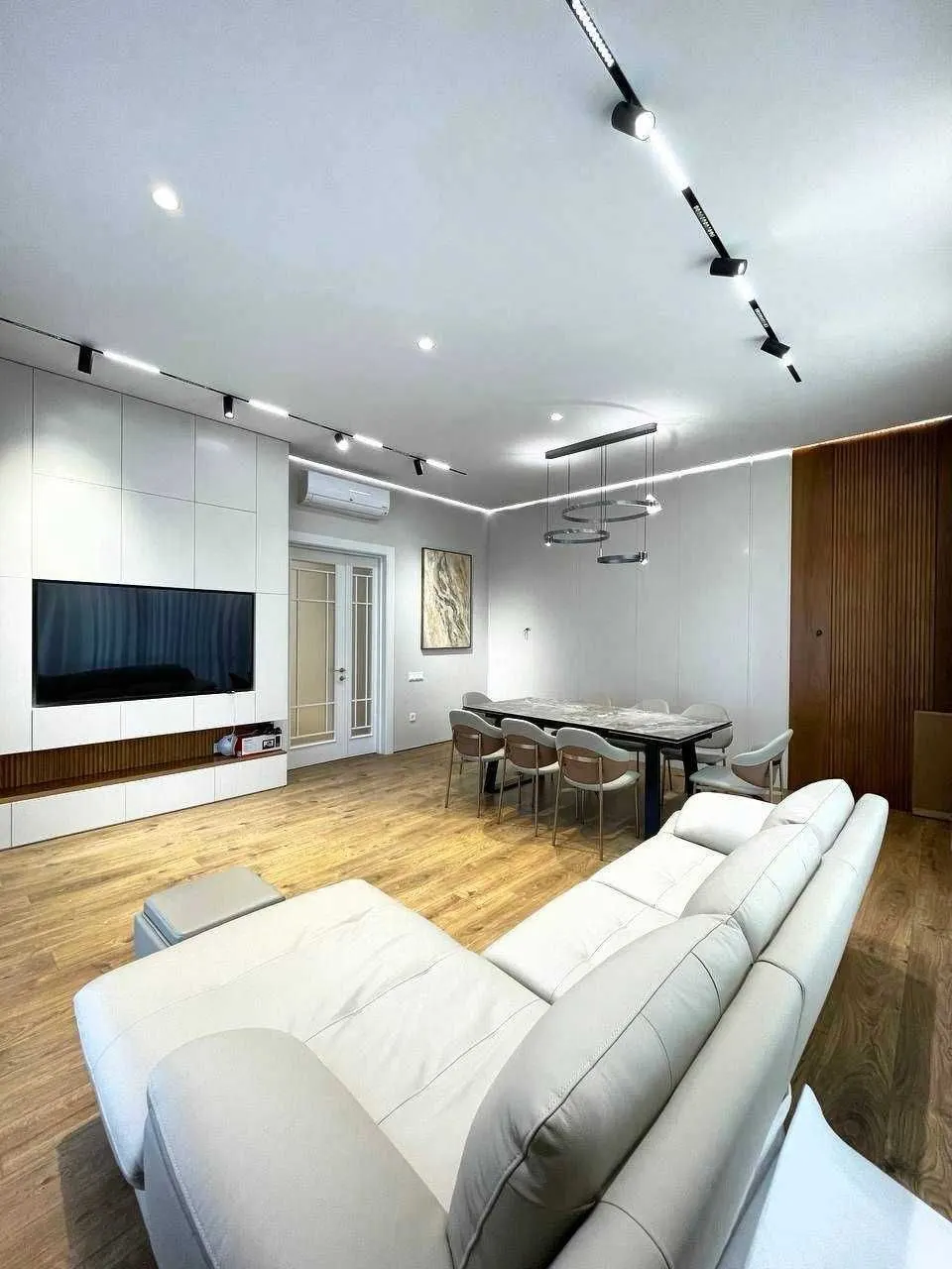 Сдаётся 4-комнатная квартира, 140 м², 5/8 этаж — Шайхантахурский район