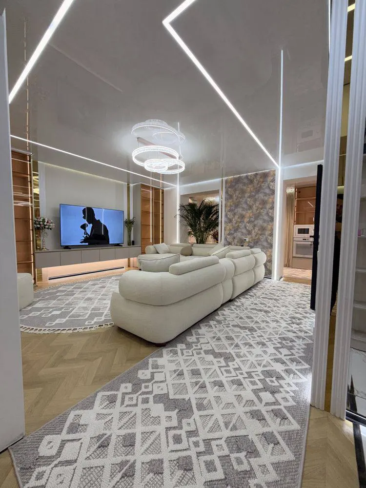 Sotiladi 4 xonali kvartira, 100 m², 2/4 qavat — Mirobod tumani