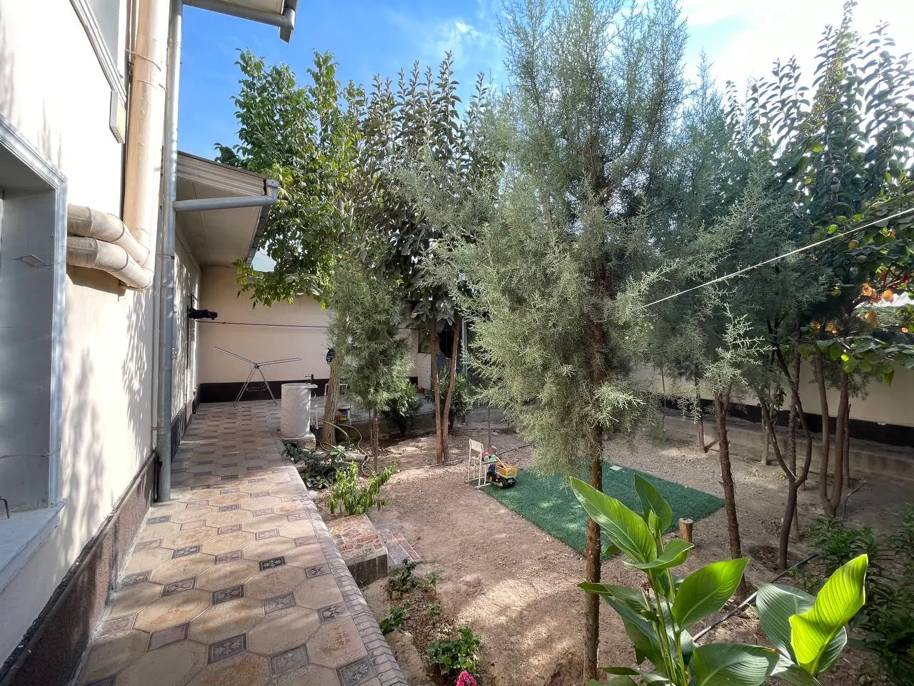 Sotiladi hovli uy, 4 sotix — Yashnobod tumani