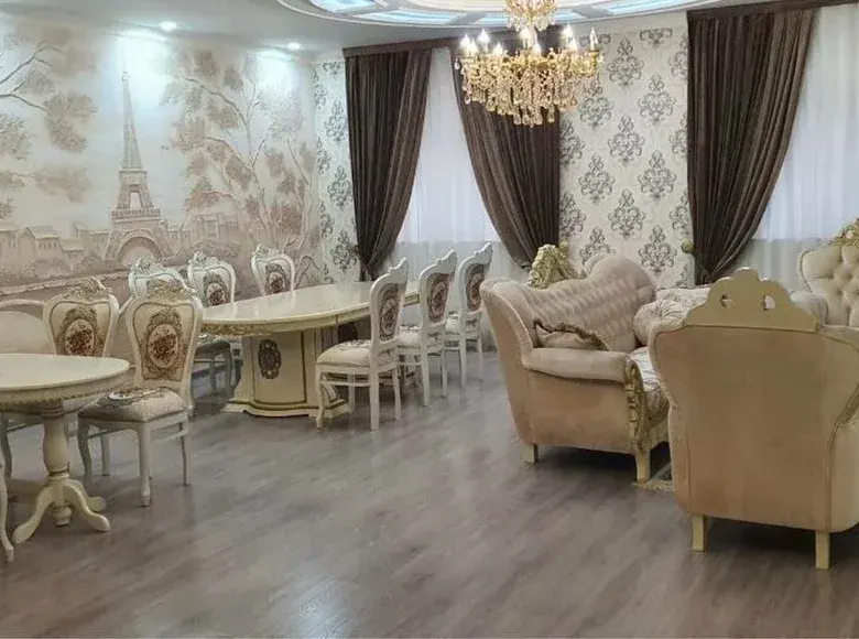 Сдаётся 5-комнатная квартира, 218 м², 1/2 этаж — Мирзо-Улугбекский район