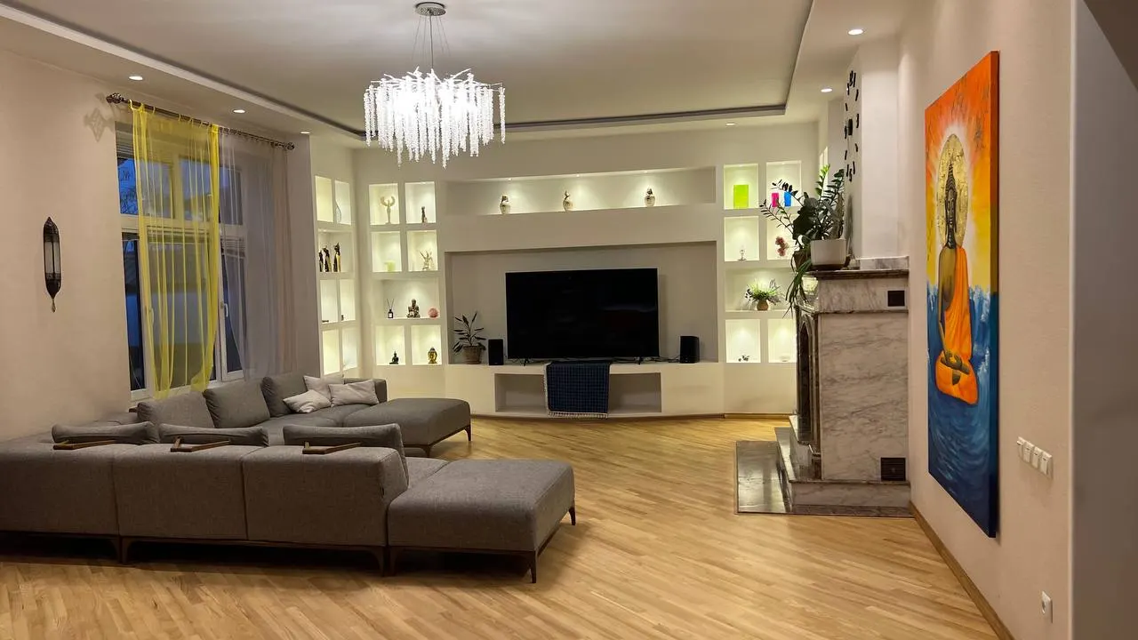 Сотилади 5 хонали ҳовли уй, 6.7 сотих, 350 м² — Мирзо Улуғбек тумани