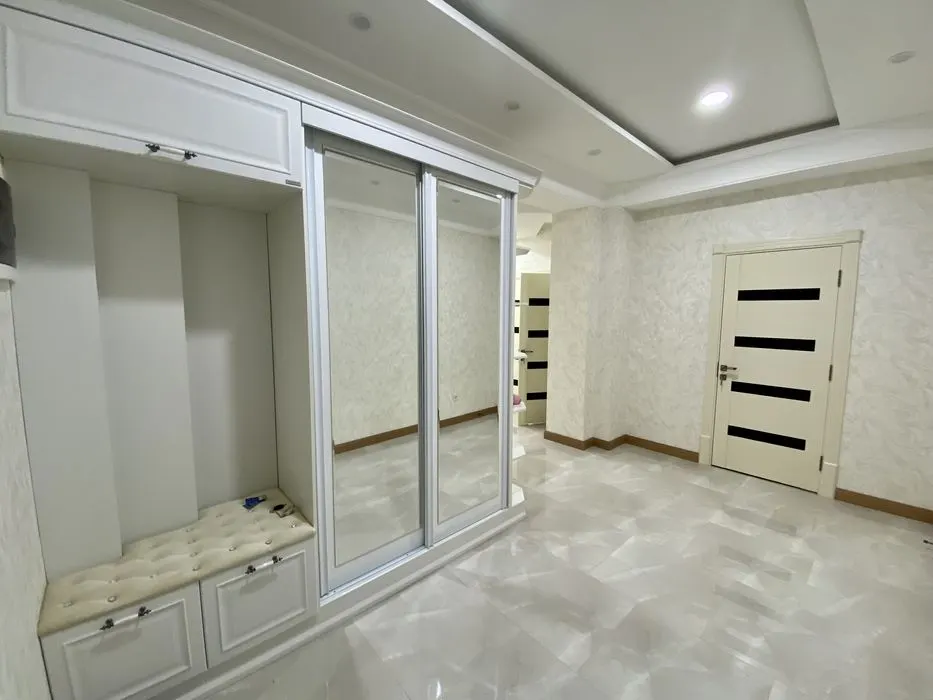 Ижарага берилади 3 хонали квартира, 95 м², 2/5 қават — Миробод тумани