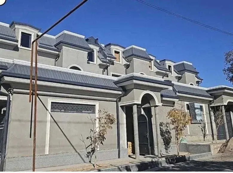 Сотилади 12 хонали ҳовли уй, 1.8 сотих, 640 м² — Юнусобод тумани
