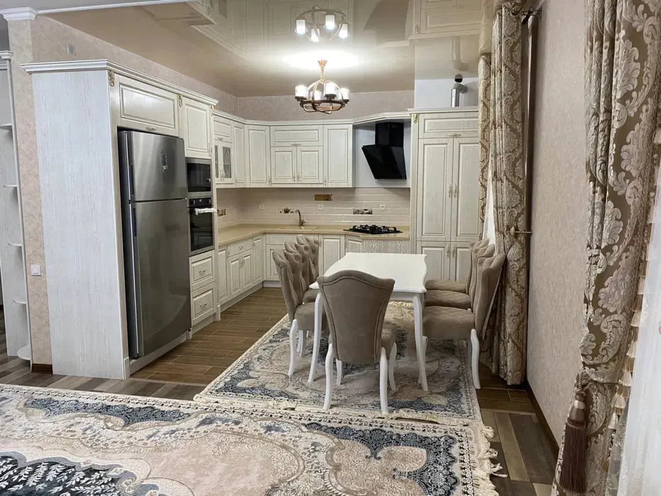 Ижарага берилади 4 хонали квартира, 120 м², 2/5 қават — Яккасарой тумани