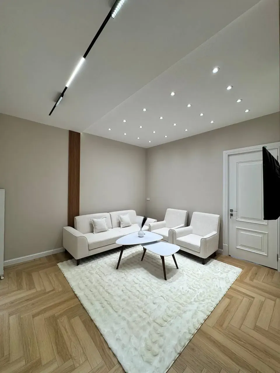 Сдаётся 2-комнатная квартира, 84 м², 12/12 этаж — Алмазарский район