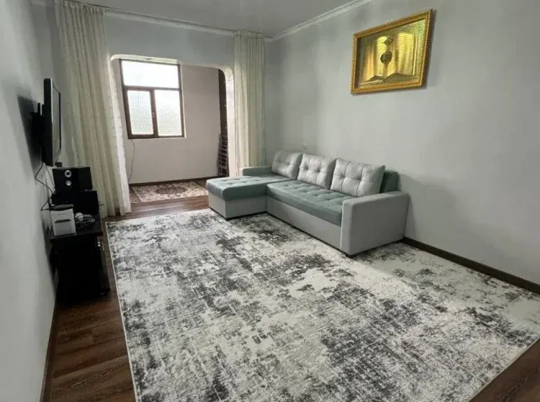 Продаётся 2-комнатная квартира, 55 м², 3/5 этаж — Ташкент