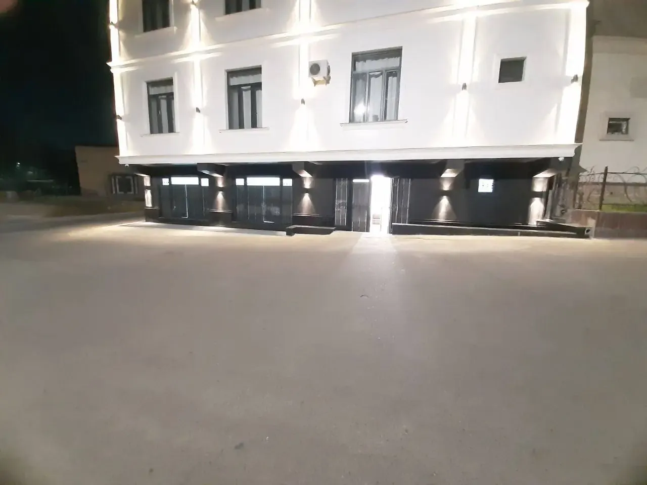 Ижарага берилади тижорат биноси, 70 м² — Учтепа тумани