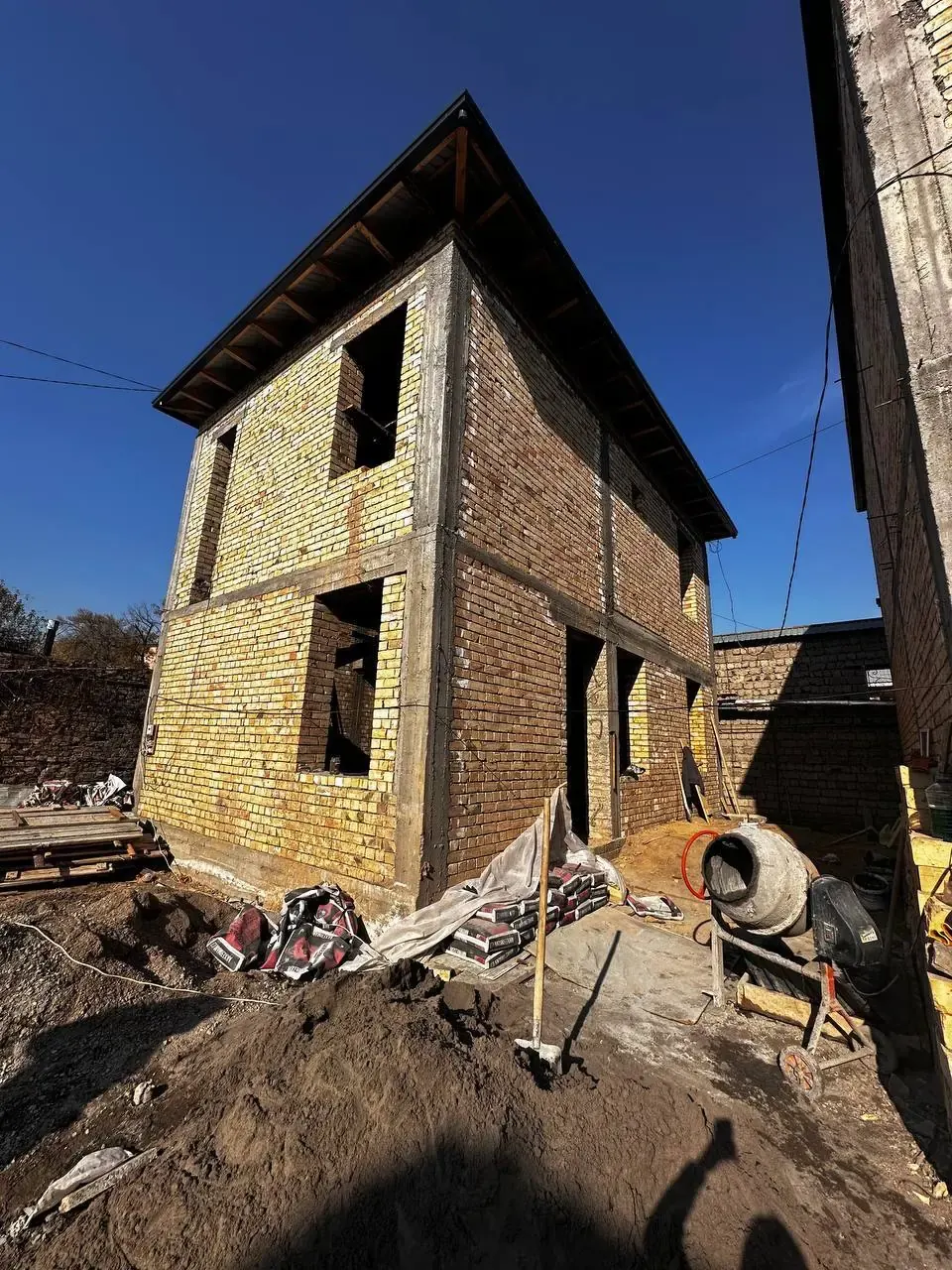 Продаётся 5-комнатный дом, 1,5 сот., 2 этажа — Мирабадский район