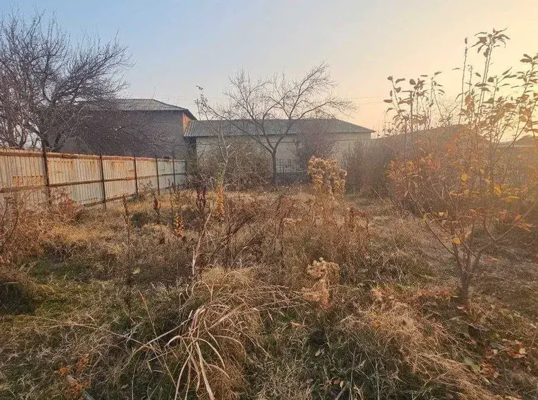Sotiladi 4 xonali hovli uy, 8 sotix, 70 m² — Nurafshon shahri