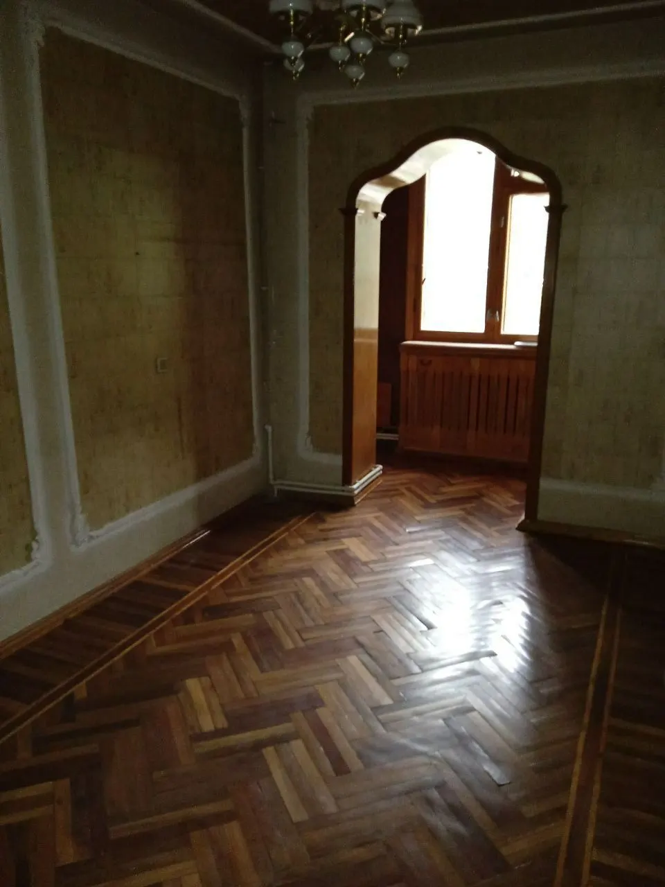 Sotiladi 7 xonali kvartira, 260 m², 2/4 qavat — Shayxontohur tumani