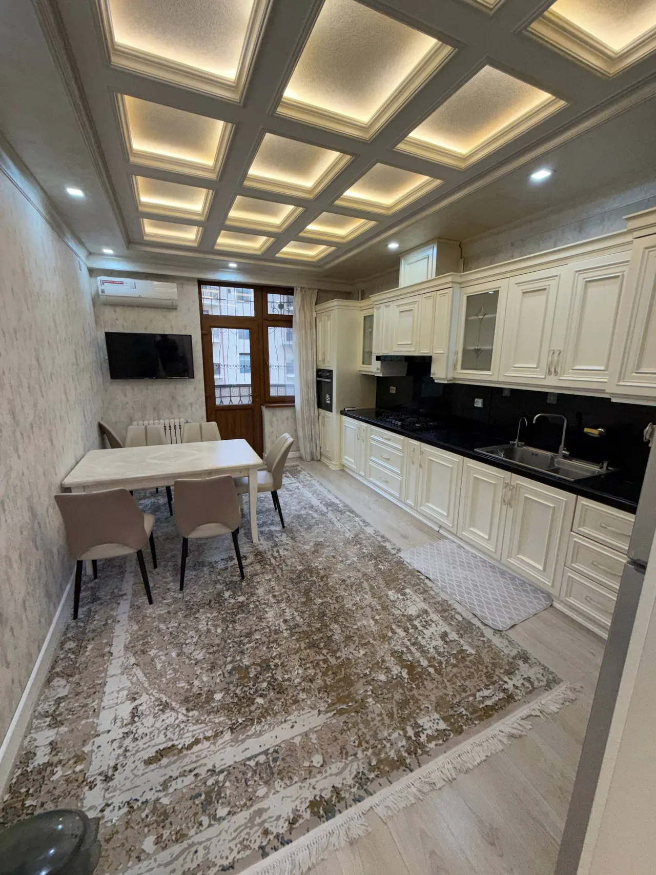 Сотилади 5 хонали квартира, 200 м², 3/8 қават — Юнусобод тумани