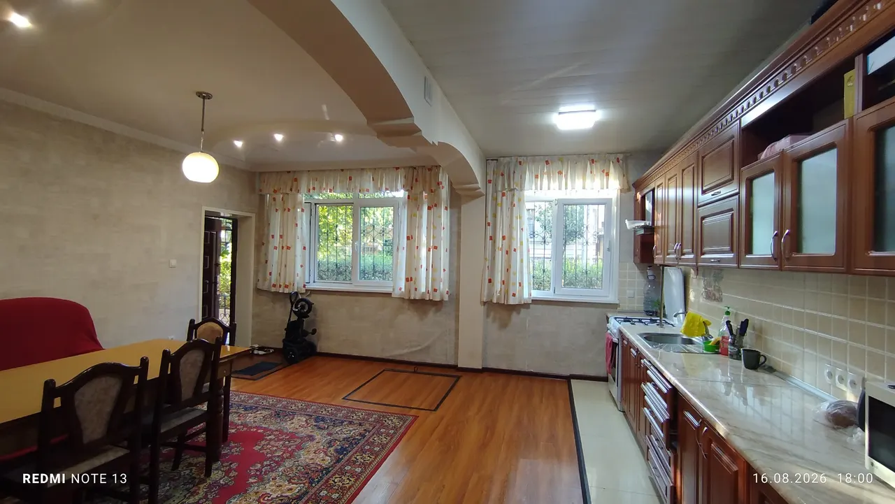 Сотилади 4 хонали квартира, 100 м², 1/4 қават — Шайхонтоҳур тумани