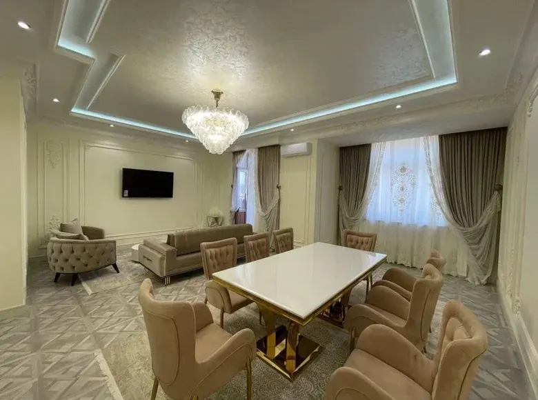 Sotiladi 5 xonali kvartira, 175 m², 7/8 qavat — Yakkasaroy tumani