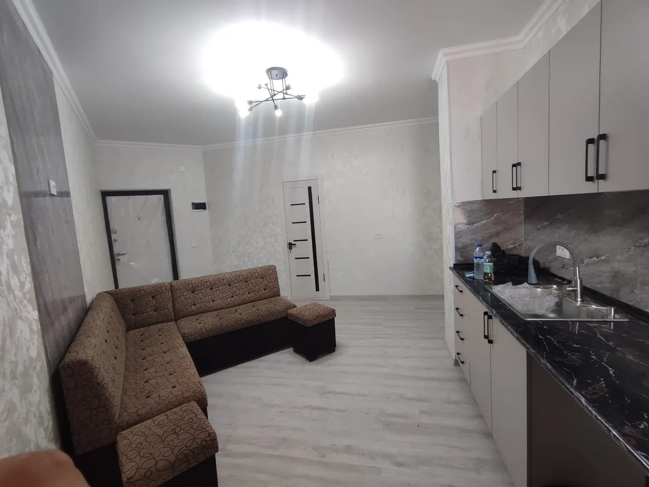 Sotiladi studiya kvartira, 38,9 m², 8/9 qavat — Yangihayot tumani