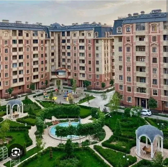 Sotiladi 3 xonali kvartira, 90 m², 2/8 qavat — Yakkasaroy tumani