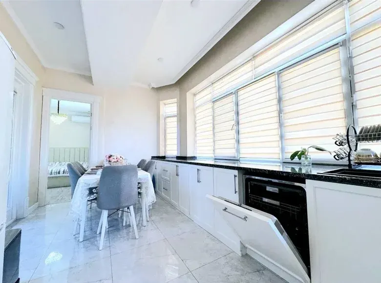 Продаётся 5-комнатная квартира, 135 м², 7/8 этаж — Мирабадский район