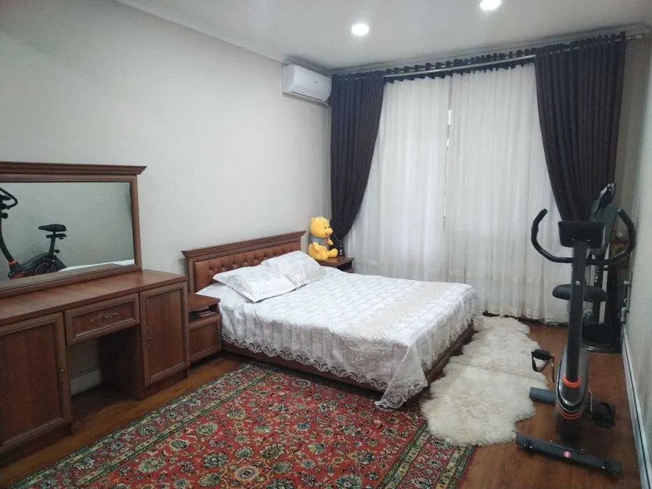 Сдаётся 4-комнатная квартира, 186 м², 2/9 этаж — Юнусабадский район