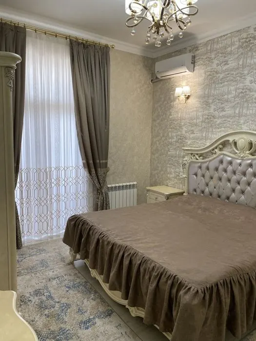 Сдаётся 4-комнатная квартира, 120 м², 4/8 этаж — Яшнабадский район