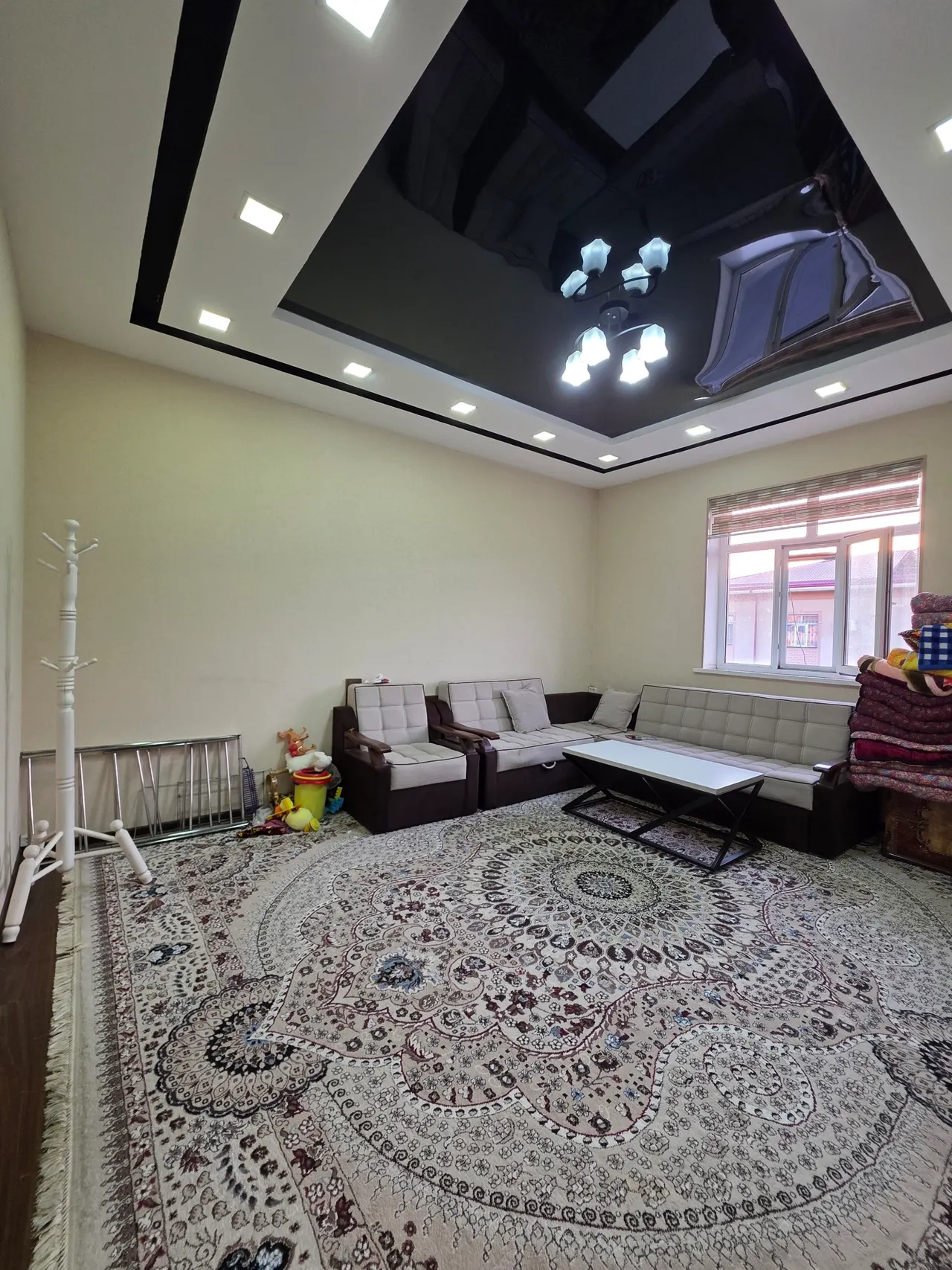 Sotiladi 2 xonali kvartira, 70 m², 3/3 qavat — Yashnobod tumani