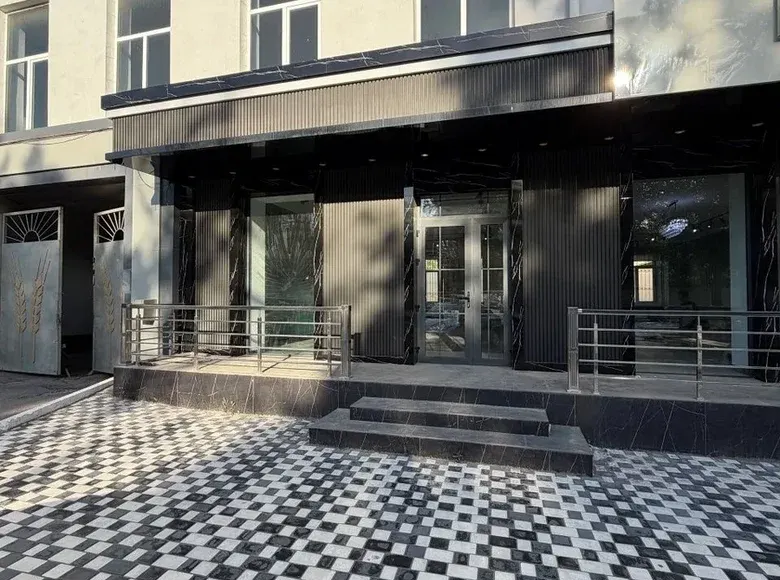 Sotiladi tijorat binosi, 90 m² — Yashnobod tumani