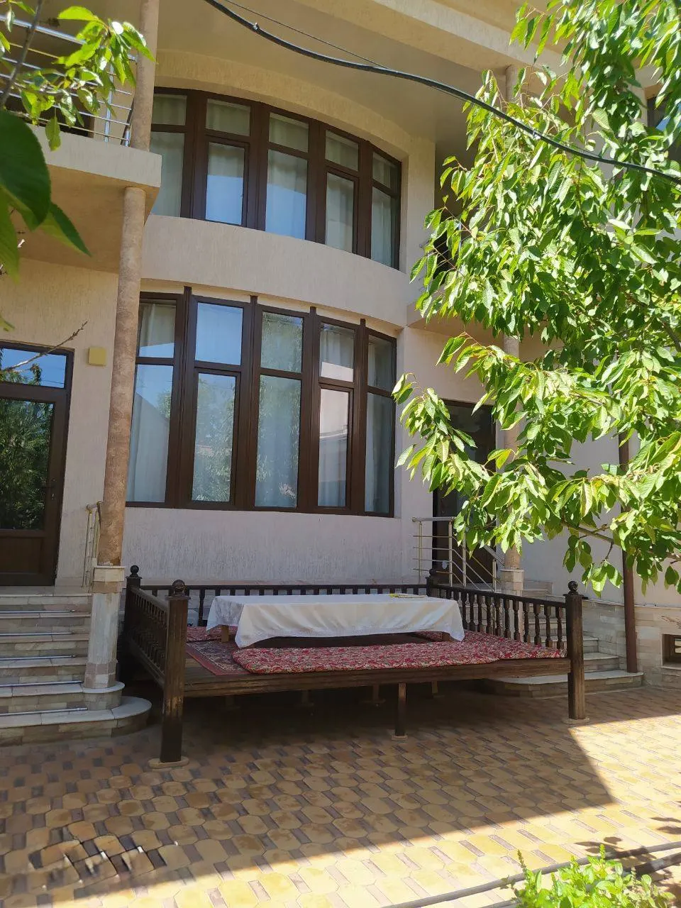 Sotiladi 6 xonali hovli uy, 3,7 sotix, 3 qavatli — Chilonzor tumani