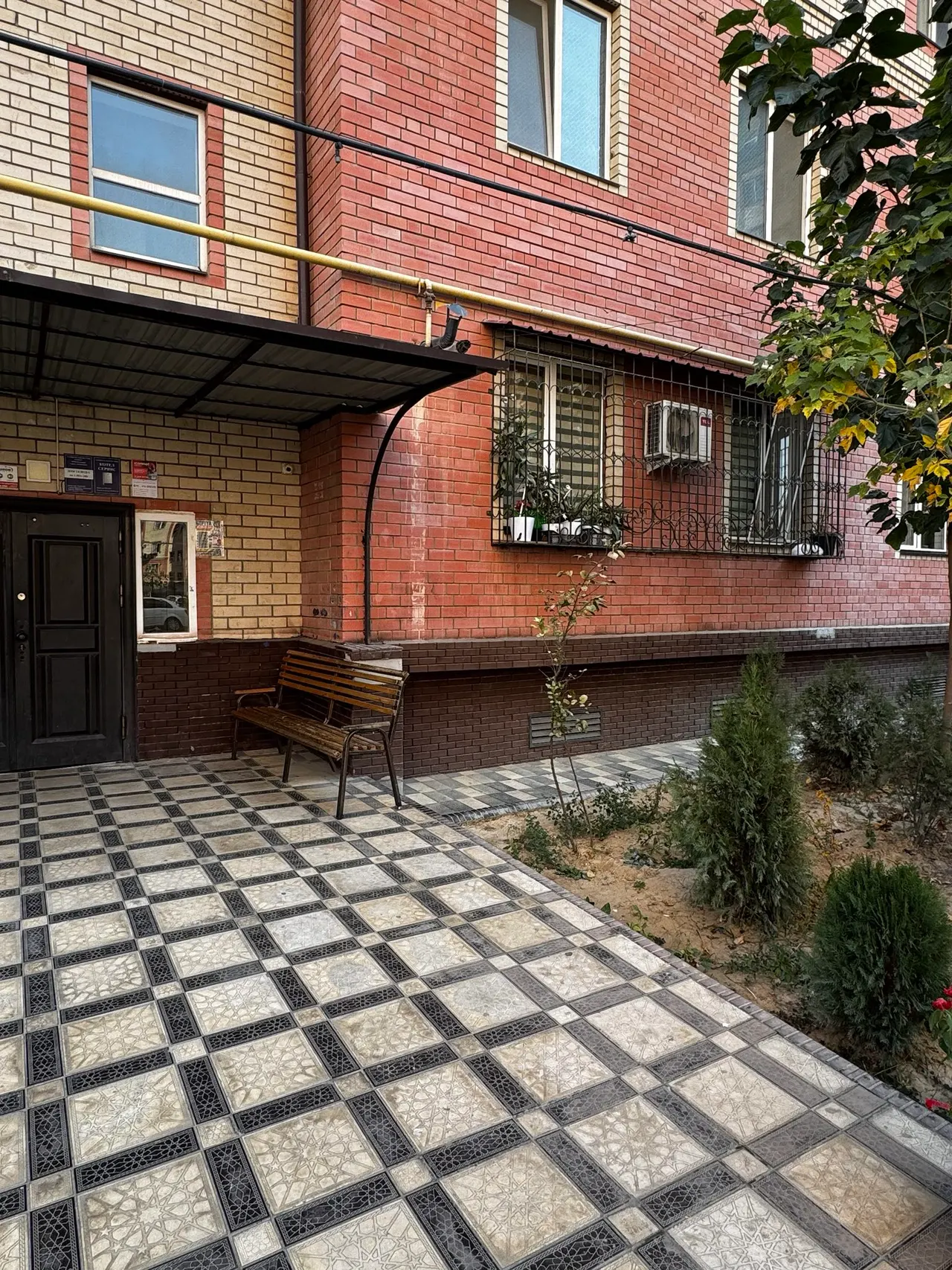 Sotiladi 3 xonali kvartira, 95,5 m², 1/10 qavat — Yashnobod tumani