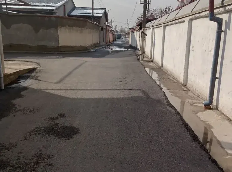 Sotiladi 6 xonali hovli uy, 121 m² — Yakkasaroy tumani