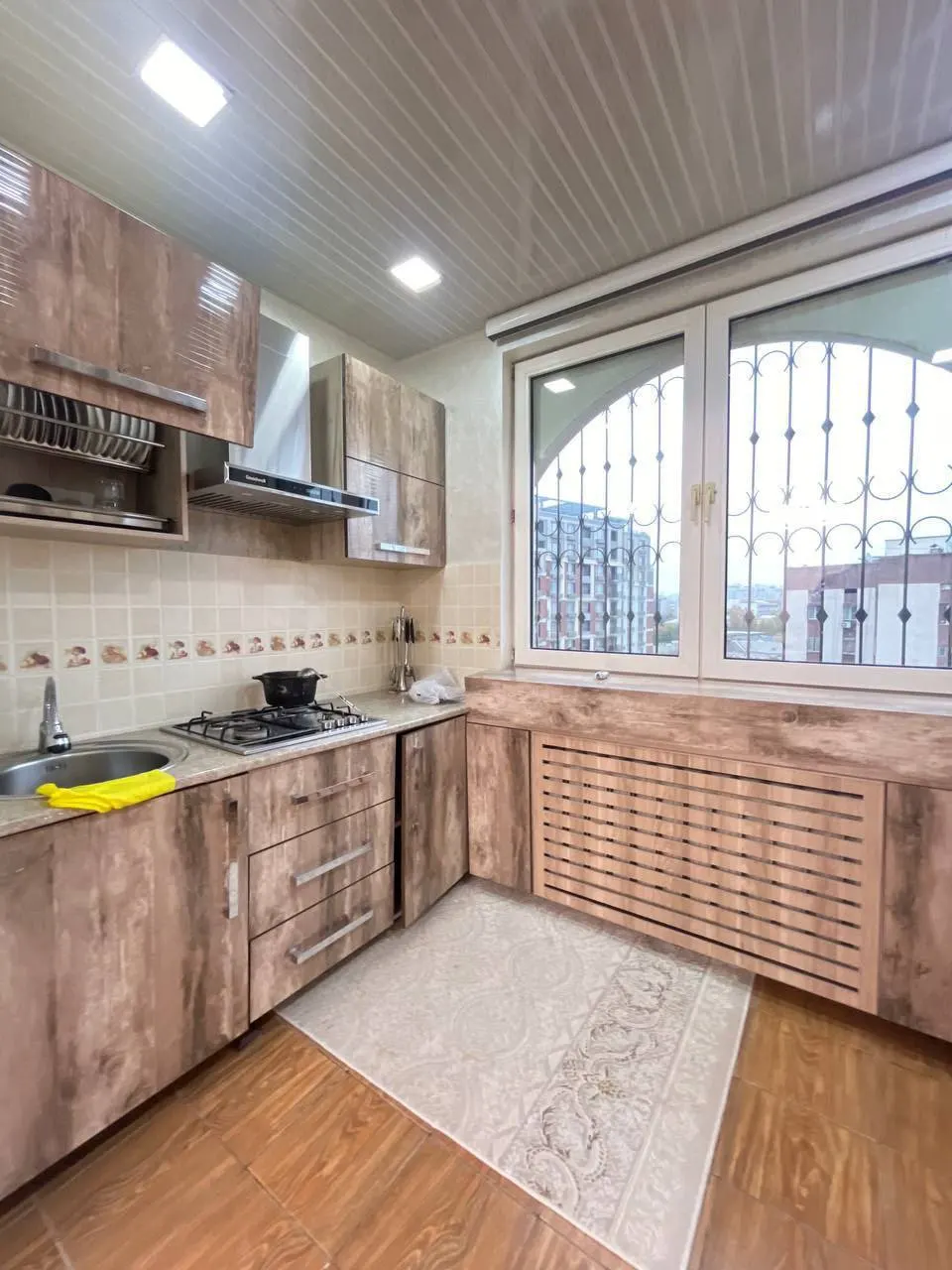 Sotiladi 4 xonali kvartira, 200 m², 9/9 qavat — Mirobod tumani