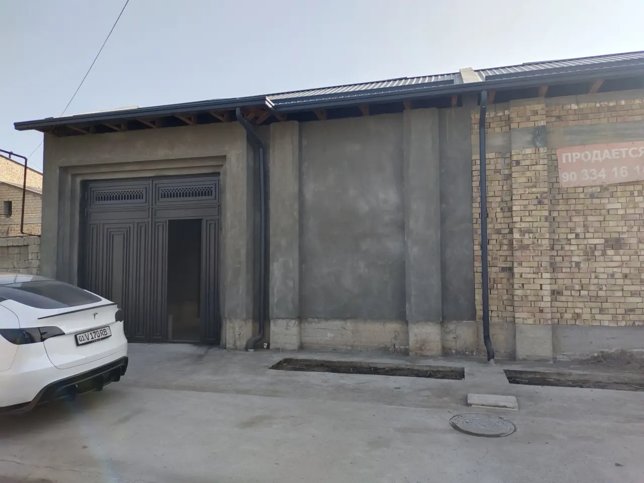 Сотилади ҳовли уй, 2,5 сотих, 2500 м², 3 қаватли — Янгиҳаёт тумани
