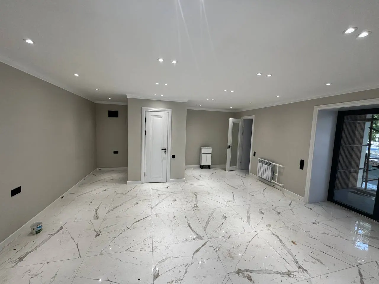 Сотилади тижорат биноси, 40 м², 1/4 қават — Учтепа тумани