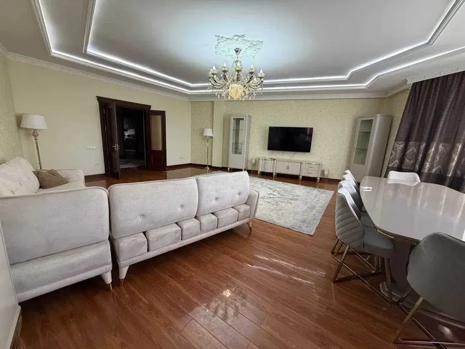 Ijaraga beriladi 3 xonali kvartira, 170 m², 4/8 qavat — Mirzo Ulugʻbek tumani