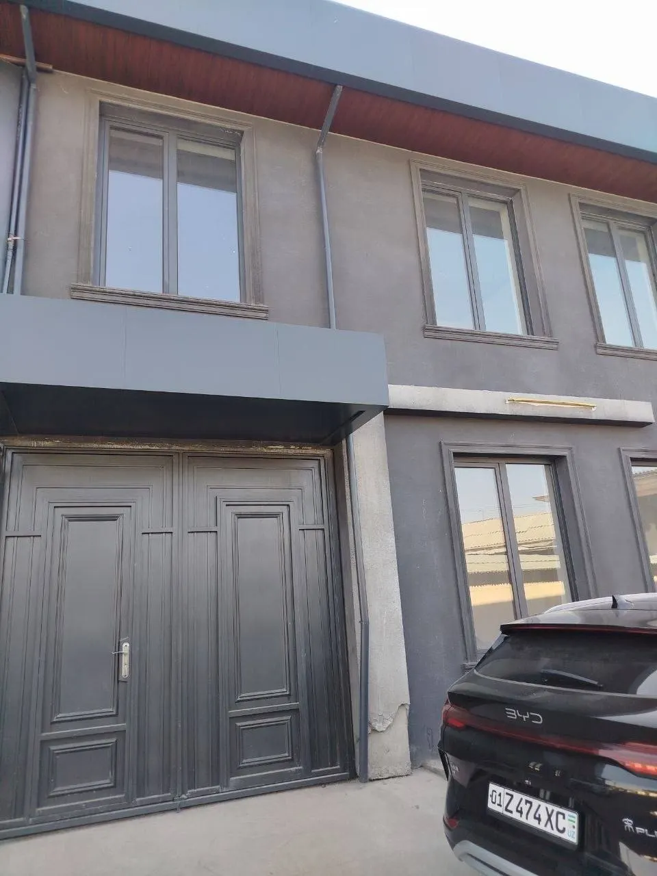 Sotiladi 6 xonali hovli uy, 1,5 sotix, 3 qavatli — Chilonzor tumani