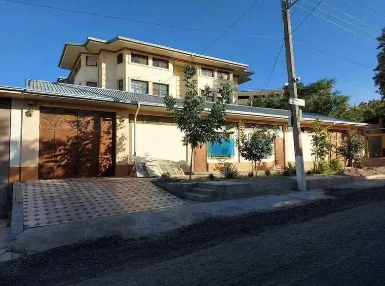 Sotiladi tijorat binosi, 1000 m², 8 sotix, 1/4 qavat — Yunusobod tumani