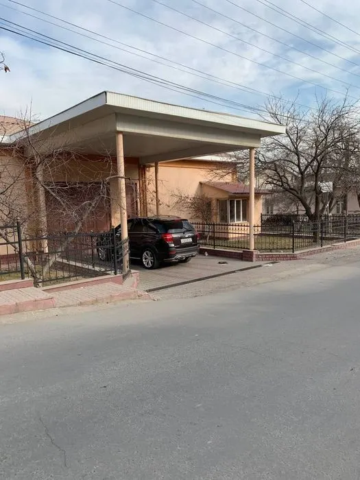 Ijaraga beriladi 6 xonali hovli uy, 6 sotix, 600 m² — Yakkasaroy tumani
