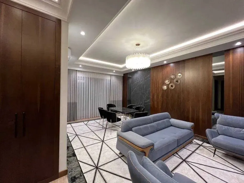 Сдаётся 3-комнатная квартира, 98 м², 4/10 этаж — Яккасарайский район