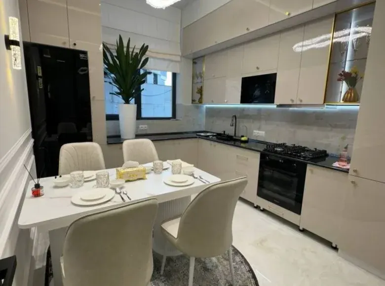 Sotiladi 3 xonali kvartira, 84 m², 1/8 qavat — Mirzo Ulugʻbek tumani
