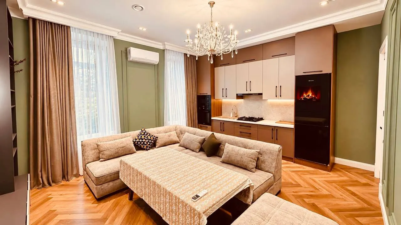 Сотилади 4 хонали квартира, 123 м², 1/8 қават — Мирзо Улуғбек тумани