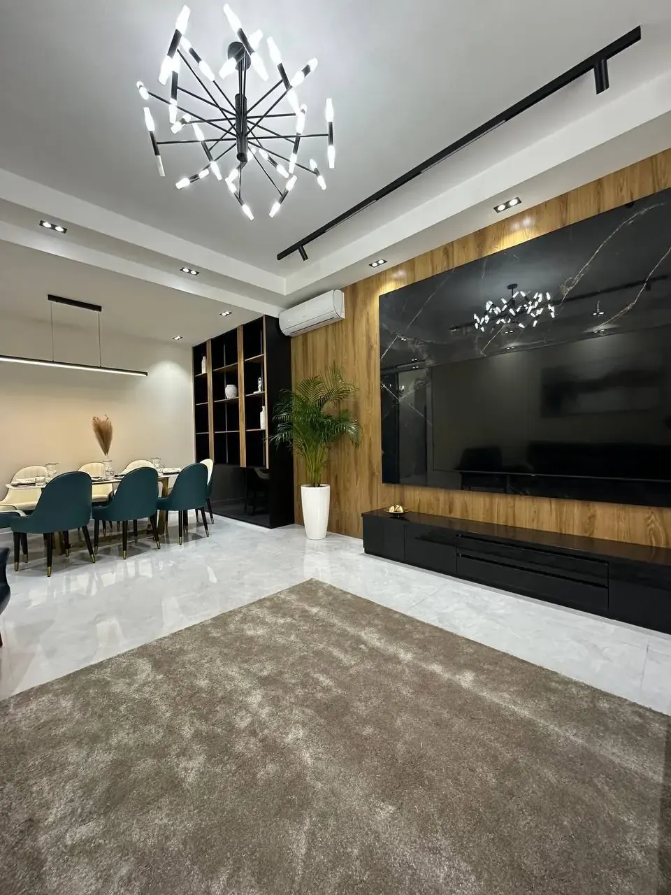 Продаётся 4-комнатная квартира, 125 м², 4/8 этаж — Шайхантахурский район