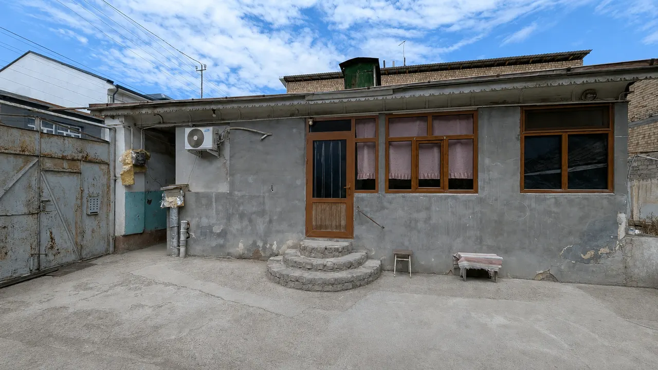 Sotiladi 4 xonali hovli uy, 93 m² — Mirzo Ulugʻbek tumani