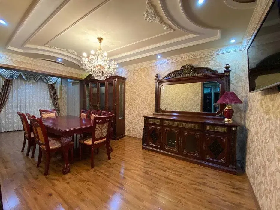 Сдаётся 5-комнатная квартира, 98 м², 1/5 этаж — Шайхантахурский район