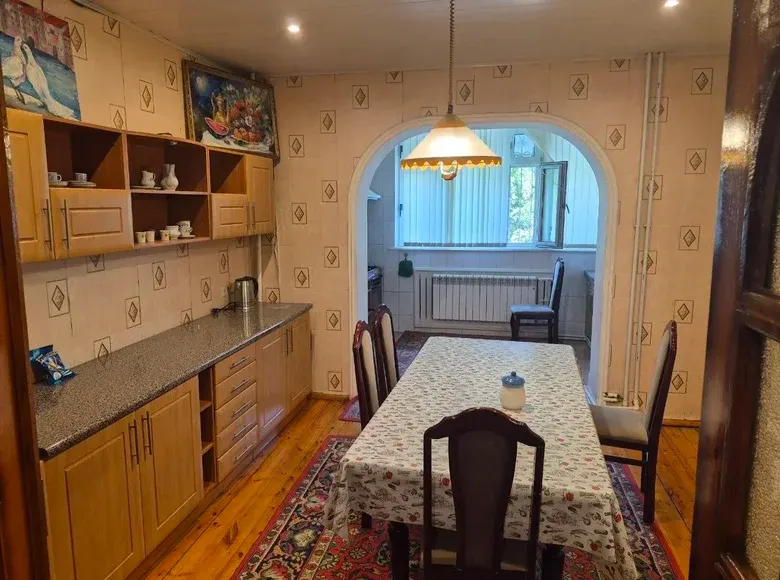 Сдаётся 4-комнатная квартира, 151 м², 3/9 этаж — Мирабадский район