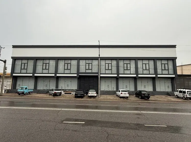 Сдаётся коммерческое помещение, 800 м², 1/2 этаж — Алмазарский район