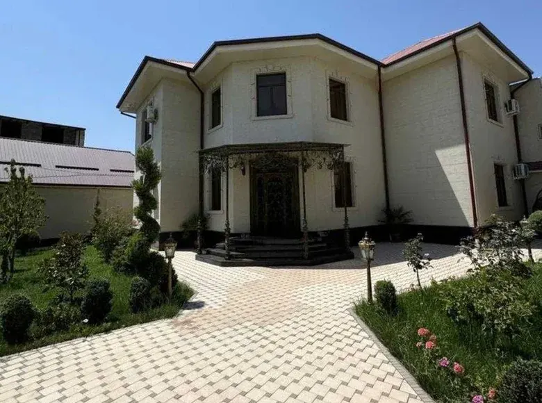 Сотилади 5 хонали ҳовли уй, 5.7 сотих, 650 м² — Мирзо Улуғбек тумани