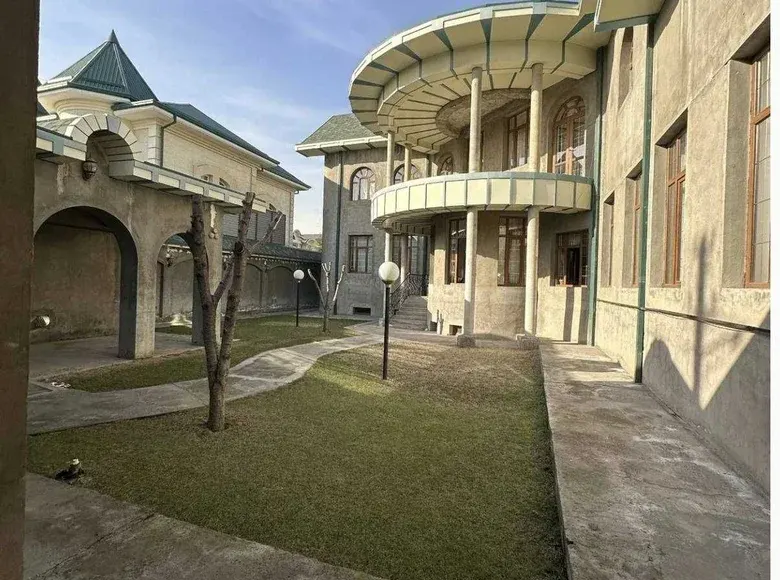 Sotiladi 7 xonali hovli uy, 7 sotix, 750 m² — Yashnobod tumani