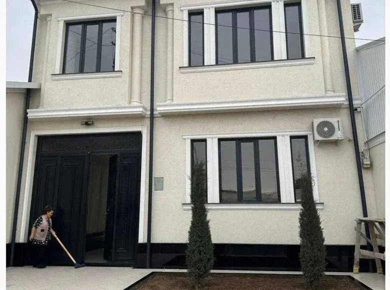 Сотилади 7 хонали ҳовли уй, 2 сотих, 170 м² — Сергели тумани
