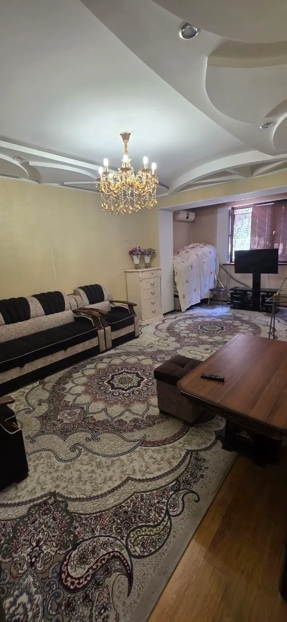 Сотилади 3 хонали квартира, 77 м², 1/9 қават — Юнусобод тумани