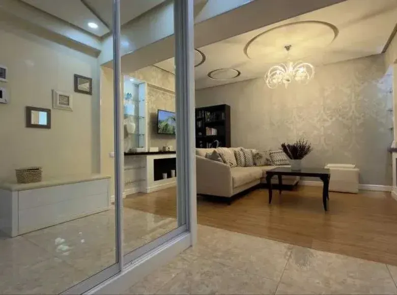 Sotiladi 2 xonali kvartira, 56 m², 3/4 qavat — Mirobod tumani