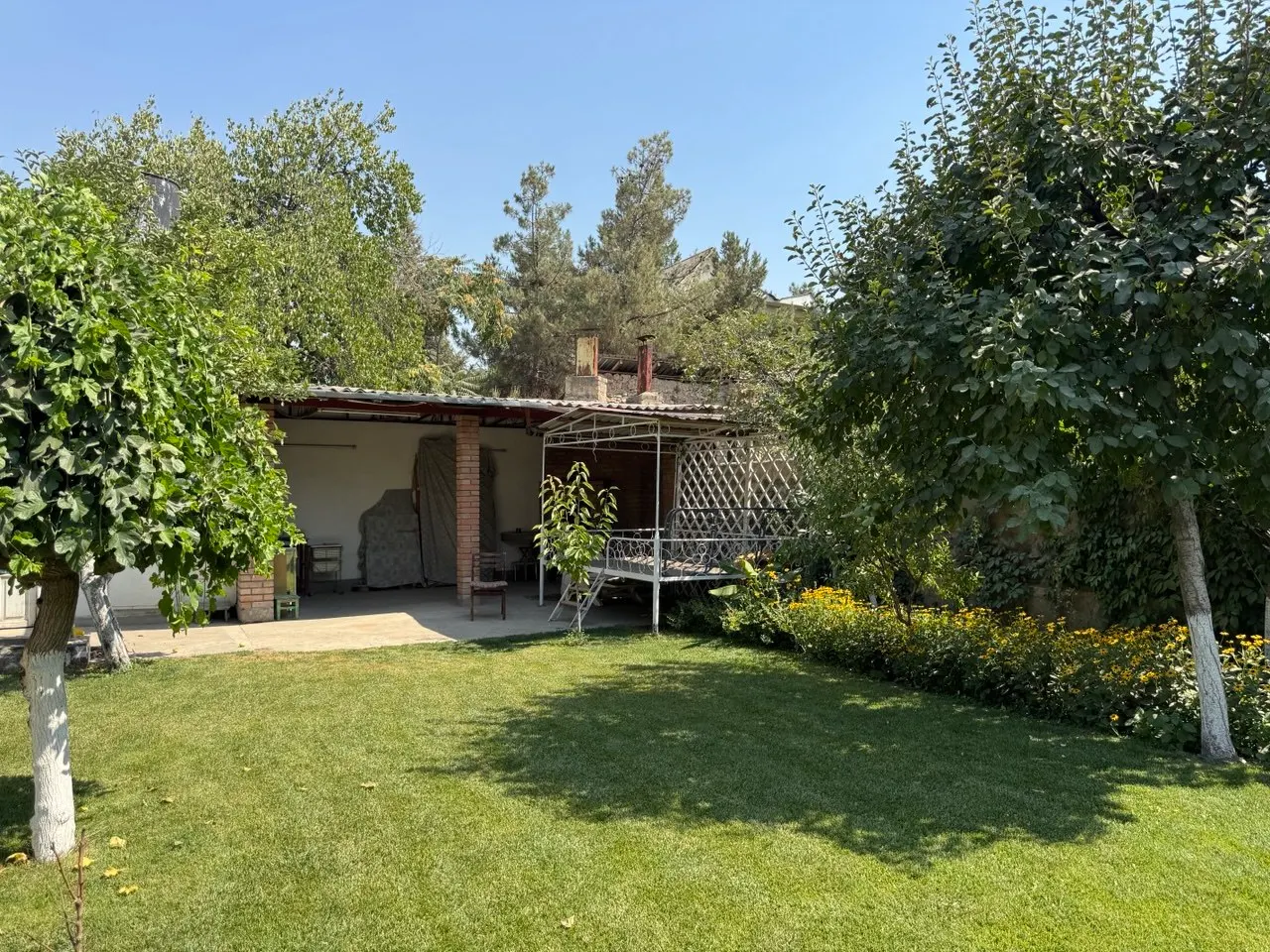 Sotiladi 4 xonali hovli uy, 6 sotix, 200 m² — Yashnobod tumani