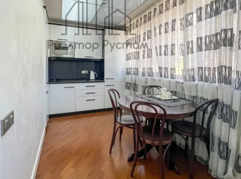 Sotiladi 2 xonali kvartira, 60 m², 2/4 qavat — Mirzo Ulugʻbek tumani