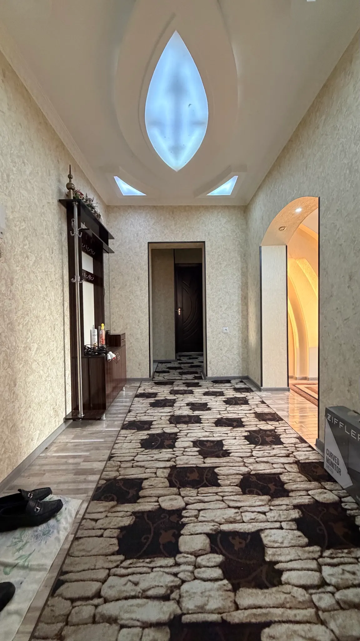Sotiladi 3 xonali kvartira, 84 m², 6/9 qavat — Sergeli tumani
